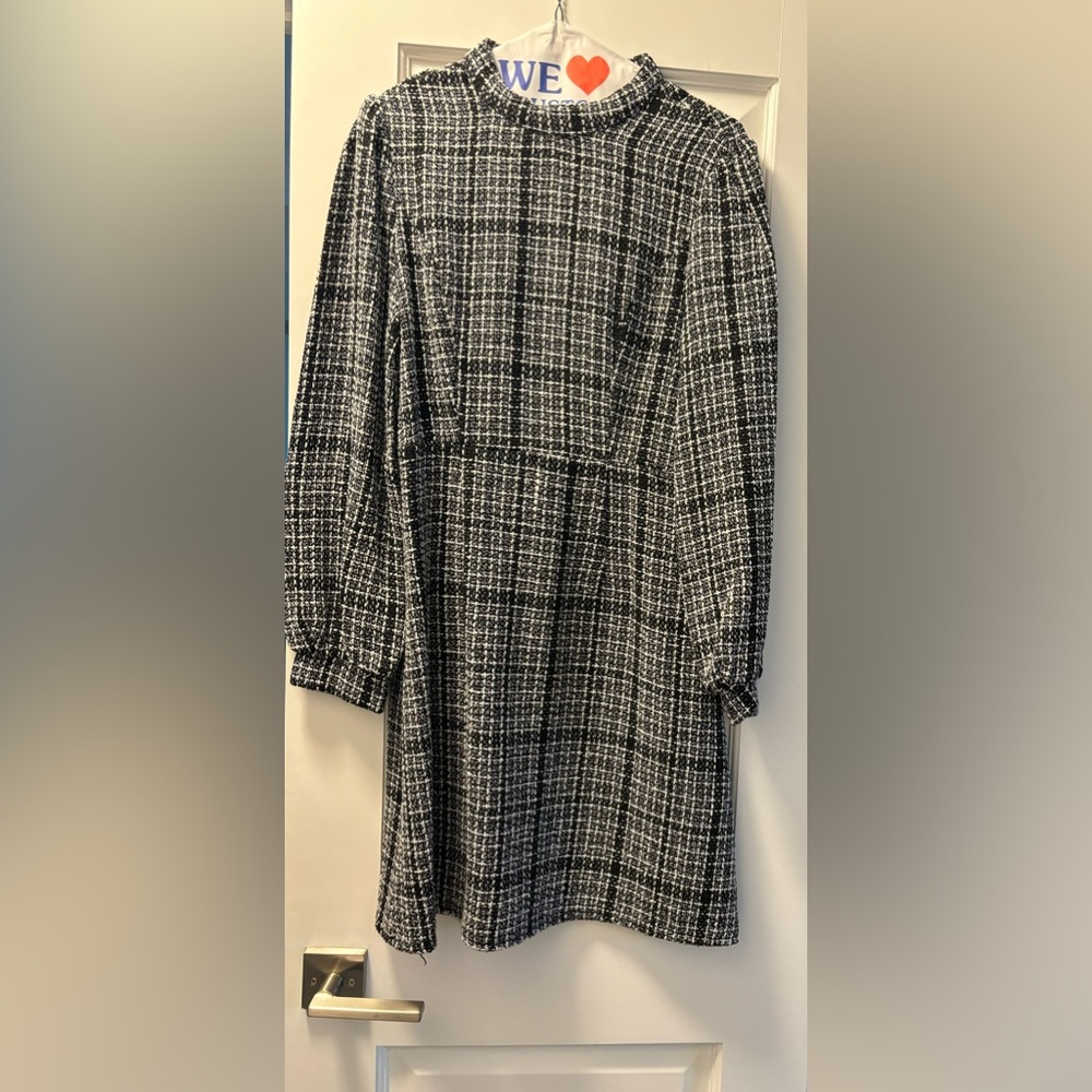 This dress has only been worn ONCE!